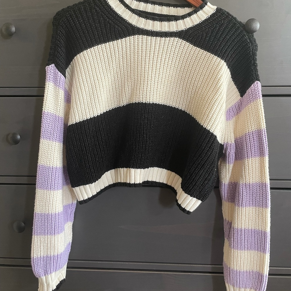 SOLD: FREE SHIPPING 💜American eagle striped color blocked sweater